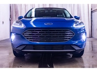 **ONE OWNER - ACCIDENT FREE** 59,060 KM This 2022 Ford Escape AWD Titanium is powered by a 2.0L EcoB... (image 4)