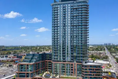 Looking for couple/working professionals to lease brand new Condo units at Dupont & Dufferin St avai...