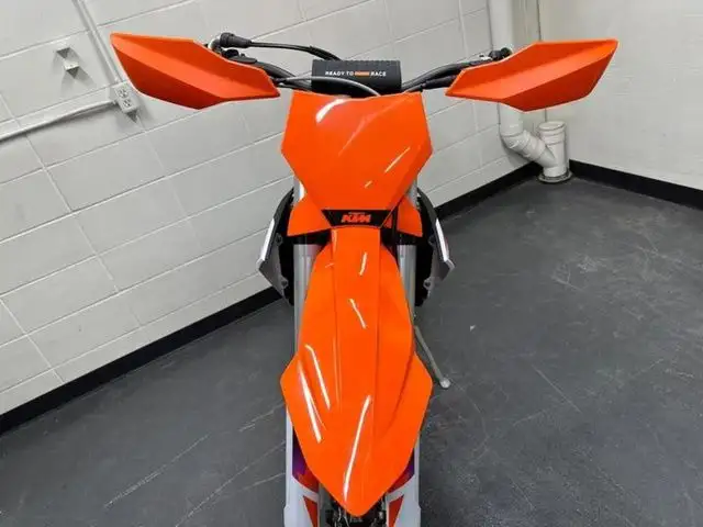 2024 KTM 250 XC-F in Dirt Bikes & Motocross in Calgary - Image 16