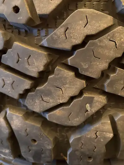 4 Goodyear tires - great condition LT Load E 275/65r18 p275/65r18