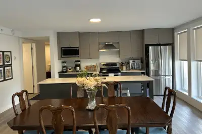 NEW PRICE - $2295/mth This beautiful DOG FRIENDLY, 2 bedroom/ 2 bathroom, corner apartment is locate...