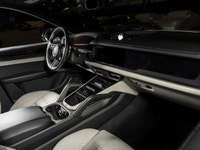 NOUVEL ARRIVAGE - CAYENNE TURBO E-HYBRID COUPE 2024 CERTIFIÉ PORSCHE APPROVED JUST IN - 2024 CAYENNE... (image 4)