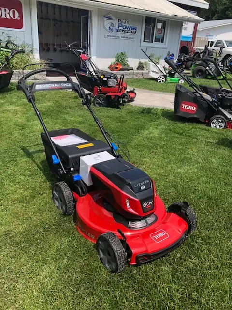Toro 60V MAX* 22" Recycler® Personal Pace Auto-Drive™ (21467) in Lawnmowers & Leaf Blowers in Belleville - Image 4
