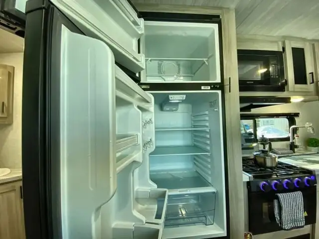 2025 EAST TO WEST Della Terra 250QB in Travel Trailers & Campers in Bedford - Image 24