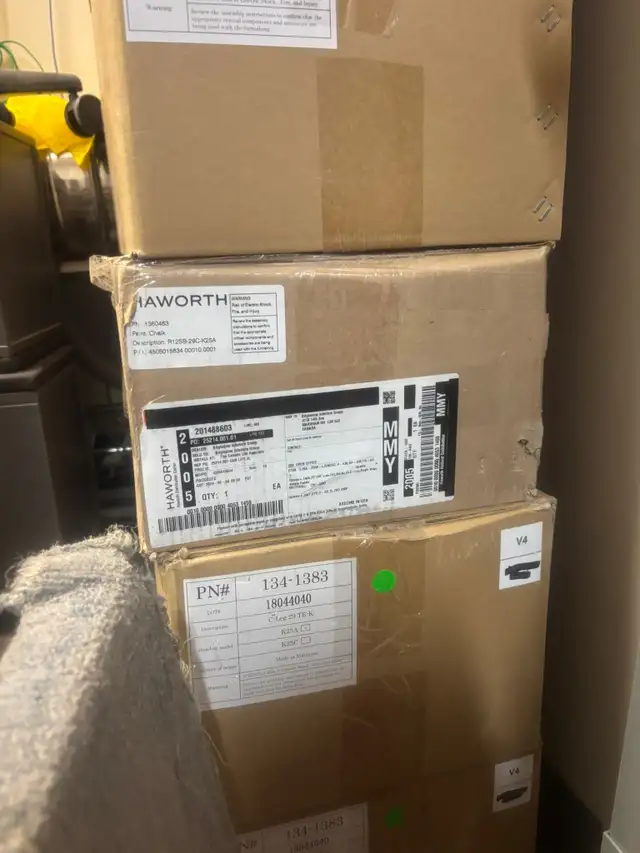Haworth Upside Sit-Stand Desk Base-Excellent Condition! in Desks in Mississauga / Peel Region - Image 5