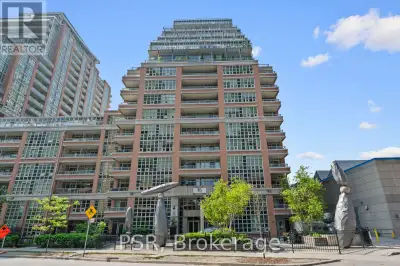 Welcome to Liberty Village Living! Step into this bright and modern 1 bedroom + den, 1 bathroom cond...