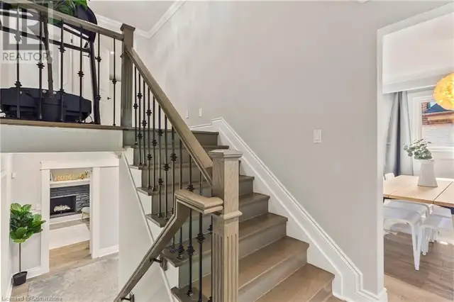 1230 WOOD Place Oakville, Ontario in Houses for Sale in Oakville / Halton Region - Image 13