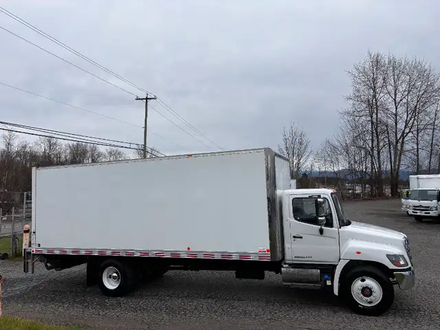 2020 Hino 24' 8' in Heavy Trucks in Abbotsford - Image 4