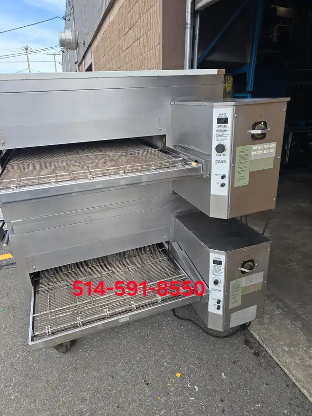 Lincoln Conveyor Pizza Oven / Four a Pizza Convoyeur in Industrial Kitchen Supplies in City of Toronto - Image 4