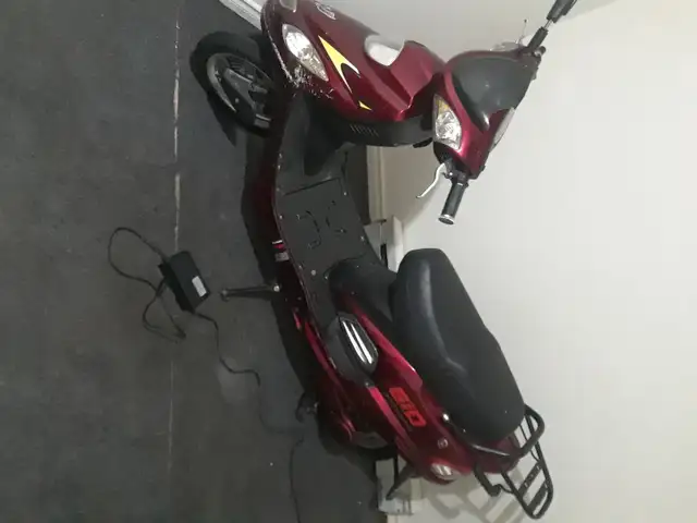 Gio Electric Scooter/eBike No Lisence Req Starts & Runs $750 OBO in Scooters & Pocket Bikes in Winnipeg - Image 5