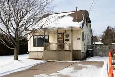 2.5 Bed / 1 Bath Home in Sault Ste. Marie, ON – $2,250/month + Utilities Welcome to this 2.5-bedroom...