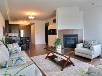 Condo dun chambre à 966 pi. ca. au Chateau Cartier (1e phase) au 5e étage avec des vues incroyables...