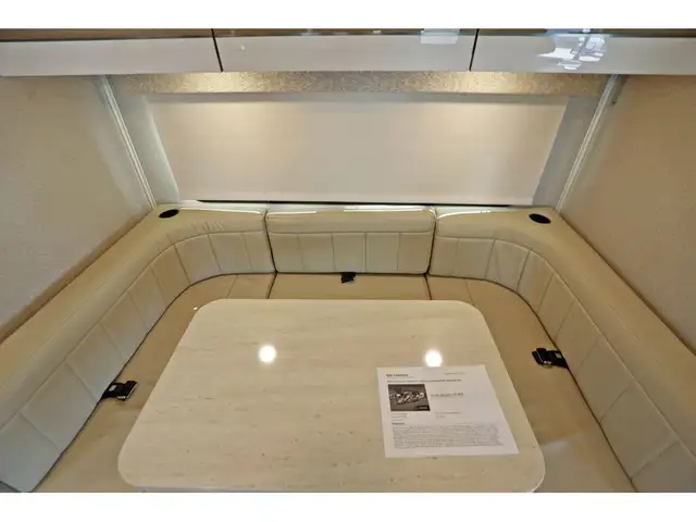 2020 Entegra Coach Qwest 24L 1 extension mercedes turbo diesel S in RVs & Motorhomes in Laval / North Shore - Image 7