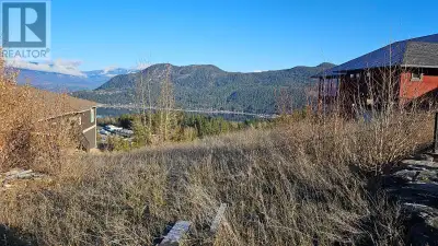 Picture yourself building your dream home in the gorgeous Highlands! This gently sloped lot is perfe...