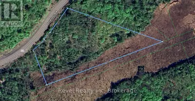 9.5 Acres in Seguin. Your Off-Grid Retreat Awaits. Escape to the peace and privacy offering over 500...