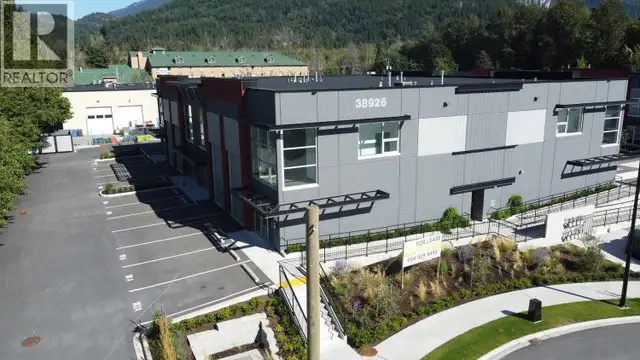 103A 38926 MID WAY Squamish, British Columbia in Commercial & Office Space for Rent in Prince Rupert - Image 2