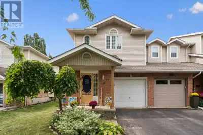 Welcome to this beautiful end-unit townhouse in the heart of Elora! Offering 3 bedrooms and 2 bathro...