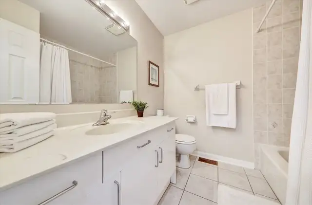 $ bedroom 4 washroom Duplex for sale63395519844483121