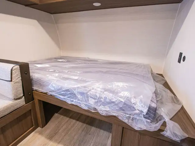 2026 Avenger 16BHX in Travel Trailers & Campers in Edmonton - Image 20
