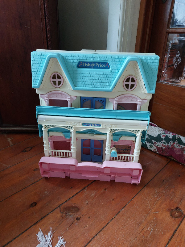 Doll House - Full of furniture and little people! in Toys & Games in Kitchener / Waterloo
