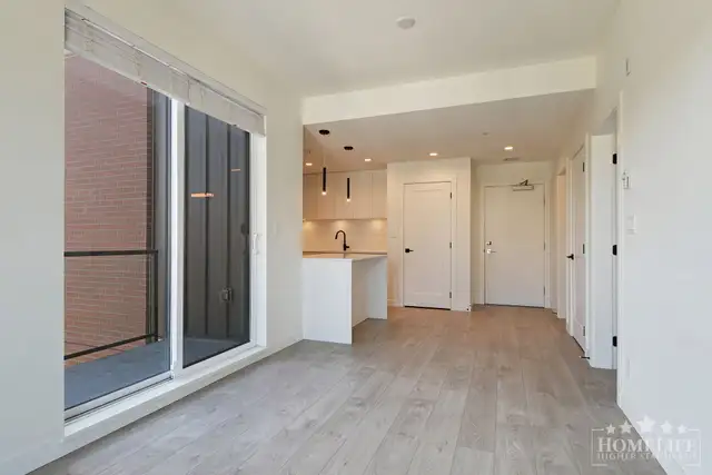 Modern & Bright 1-Bed Condo for Rent in Heart of Latimer Village in Long Term Rentals in Abbotsford - Image 6