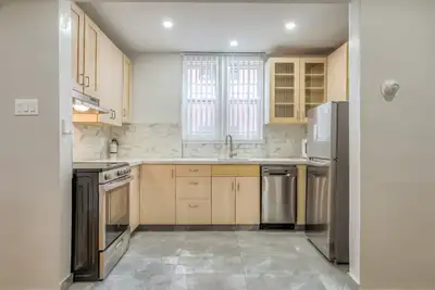 BEDROOMS/BATHROOMS: - 2 Bedrooms - 1 Bathroom (4pc) PRICING: - $2700 per month - Minimum 12 month le...