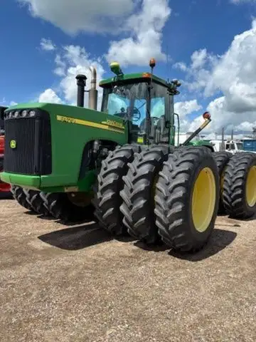 TRIPLES!!! 425 HP, 4WD, NO PTO, STD TRANS, JD GPS, 4 HYDRAULICS, 6878HRS, 20.8 TRIPLES. 4 TIRES RECE...