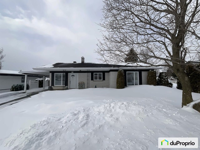 $333,000 - Bungalow for sale in Ste-Marie — photo 1