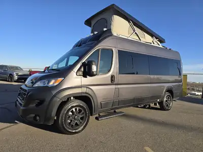 POP-TOP B-CLASS RV \ SLEEPS 4 \ 21 FEET LONG \ ROOF MOUNT 13,500 BTU AIR CONDITIONER \ GASOLINE FIRE...