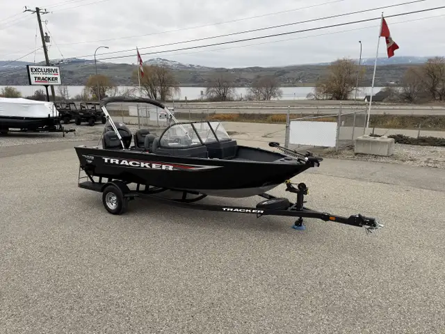 2026 TRACKER Pro Guide V175 CB Fishing Boat in Powerboats & Motorboats in Calgary - Image 3