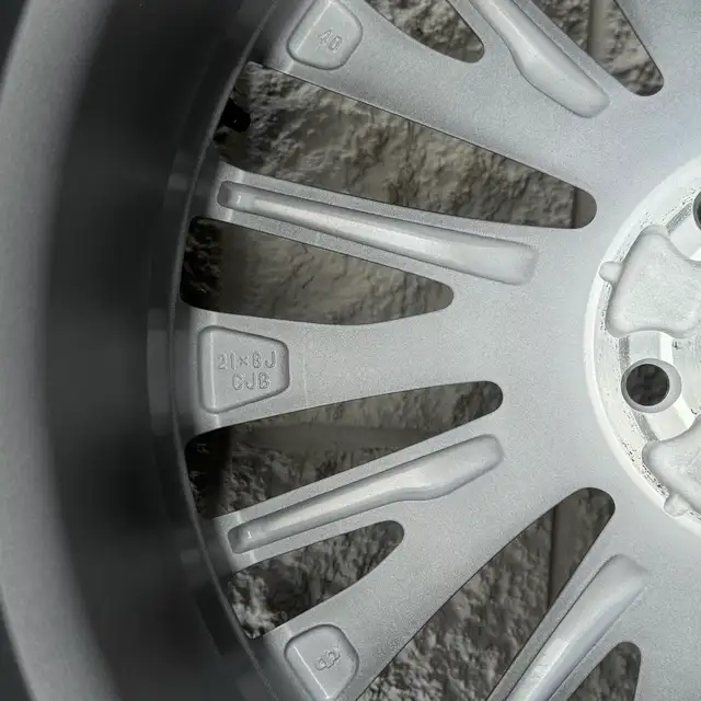 (98%) 4x Lexus RX 21" OEM All Season Wheels Package in Tires & Rims in City of Toronto - Image 9