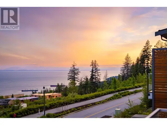 2823 CHIPPENDALE ROAD West Vancouver, British Columbia in Condos for Sale in Downtown-West End - Image 3