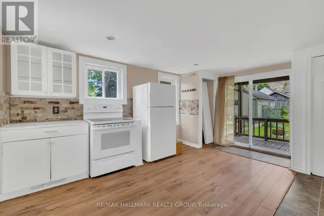 118 WELLINGTON STREET Gananoque, Ontario in Houses for Sale in Kingston - Image 14