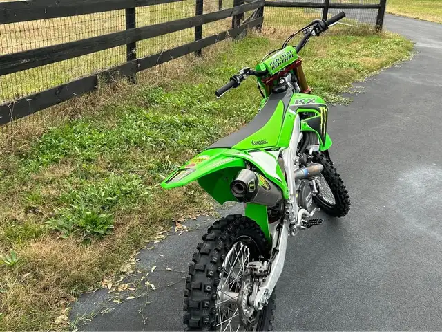 2023 KAWASAKI KX450SR-GREEN! in Dirt Bikes & Motocross in Edmonton - Image 3