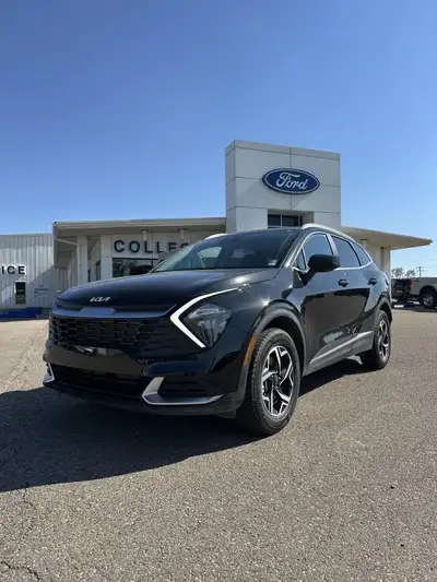 2023 Kia Sportage LX - Practical, Polished and ready to go! With only 56,000 km on the odometer, thi...