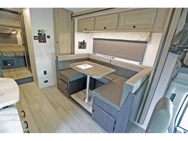 2026 Forest River Sunseeker 2500 Classe C VR / RV 3 Extensions . in RVs & Motorhomes in Laval / North Shore - Image 6