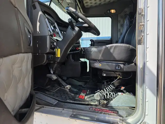 2014 KENWORTH T800 in Heavy Trucks in Saskatoon - Image 20