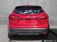This 2018 Nissan Qashqai SV AWD comes equipped with an Xtronic CVT with manual shift mode, Intellige... (image 5)