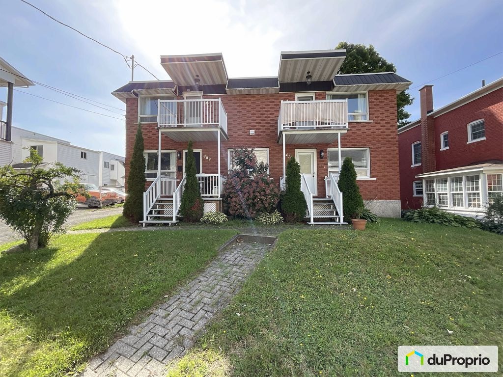 $837,000 - Quadruplex for sale in Granby — photo 1