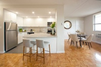SPACIOUS 1 BEDROOM DEN APARTMENT FOR RENT IN NEWMARKET! SELECT APARTMENTS REVITALIZED WITH MODERN FI... (image 2)