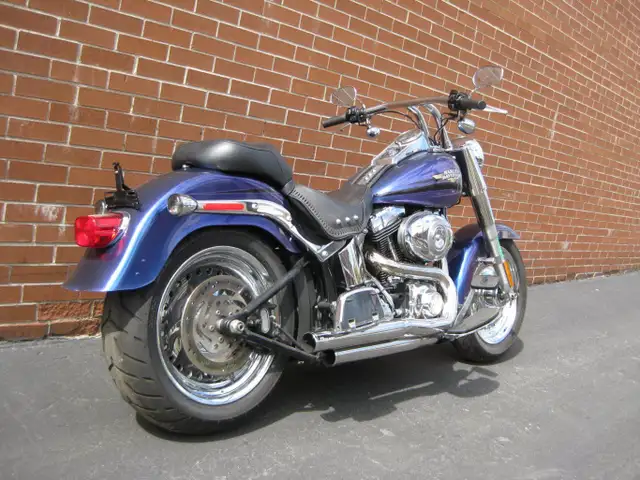 2010 Harley-Davidson FLSTF Fat Boy in Street, Cruisers & Choppers in City of Toronto - Image 4