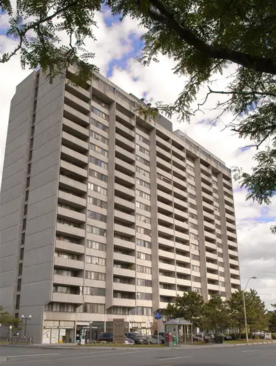 Renovated Downtown 1 Bedroom Apt for July 1st. $1749.00+ Hydro
