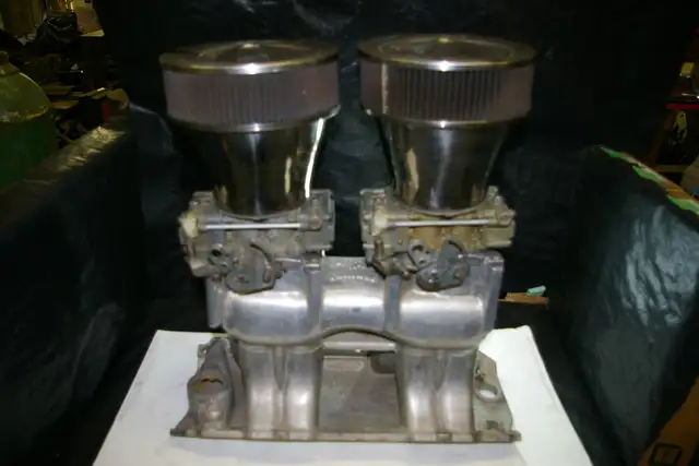 HOLLEY CARB & INTAKE MANIFOLD EDELBROCK PERFORMANCE in Auto Body Parts in Edmonton - Image 3