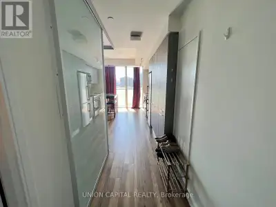 Discover Urban Living At Its Finest In This Exquisite One Bedroom Condo In The Heart Of Downtown Tor...