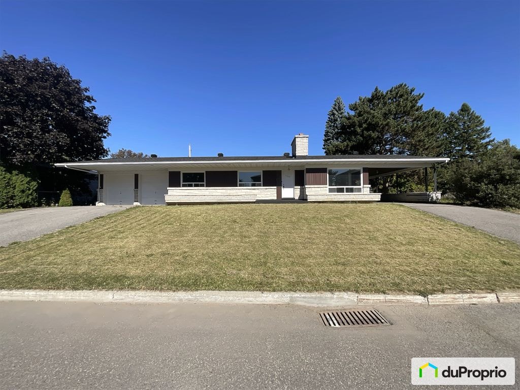 $639,900 - Bungalow for sale in Charlesbourg — photo 1