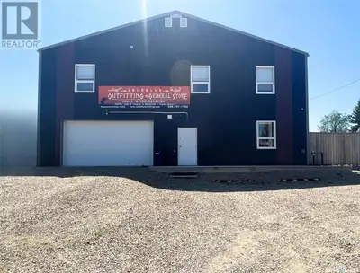 Business Opportunity Alert or a Spacious Residential Property Near Reid Lake! Looking for a unique i...