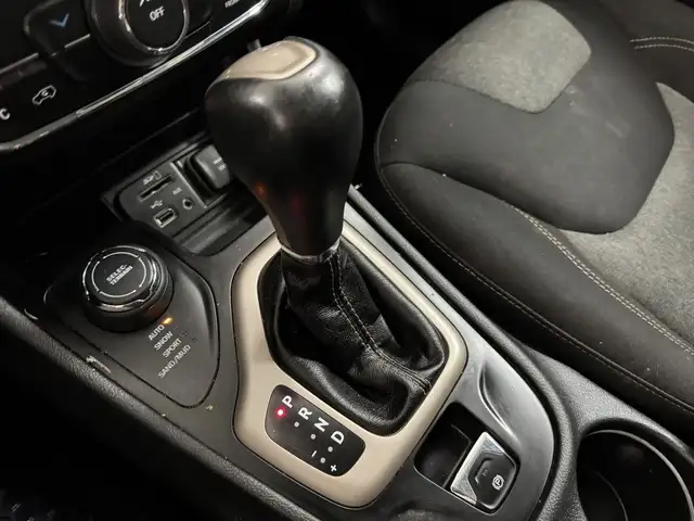 2016 Jeep Cherokee 4WD 4dr Altitude -Ltd Avail- in Cars & Trucks in Longueuil / South Shore - Image 29