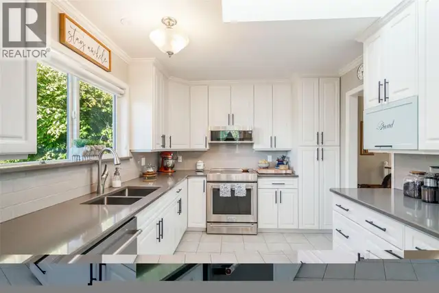 1720 McLauchlin Dr Courtenay, British Columbia in Houses for Sale in Comox / Courtenay / Cumberland - Image 4