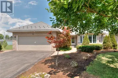 Welcome to 18 Adelaide Street - Your rural retreat just a short drive from all major cities! Situate...