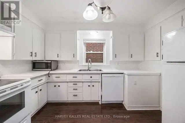MAIN - 128 BOGERT AVENUE Toronto (Lansing-Westgate), Ontario in Long Term Rentals in City of Toronto - Image 9